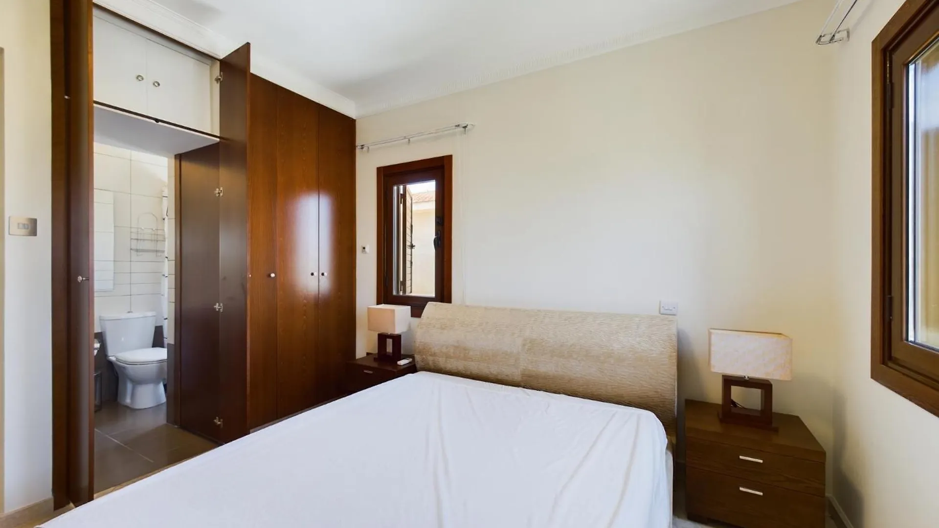 Fabulous Beach Front House With Pool Larnaca Villa